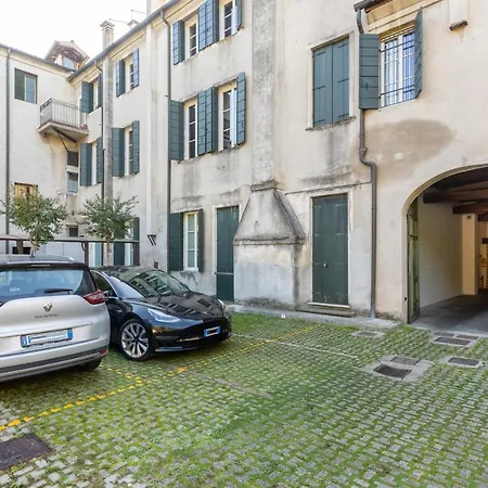Casa Charleston In Palazzo Nobiliare Al Duomo *