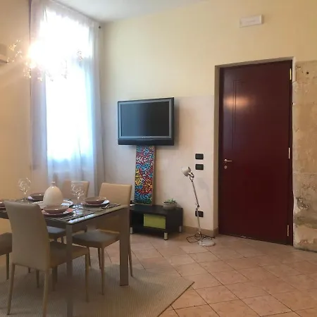 Casa Charleston In Palazzo Nobiliare Al Duomo